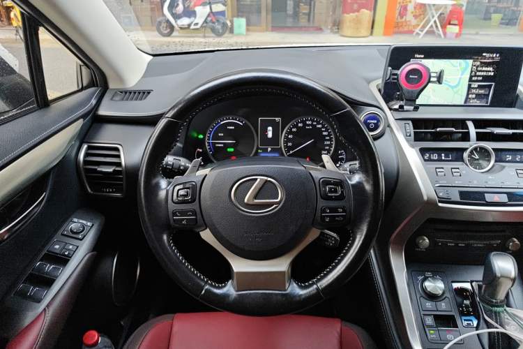 Used Lexus NX 2018 300h Front-Wheel-Drive FENGSHANG Version China V Emission Standard Steering Wheel