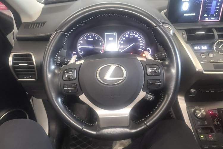 Used Lexus NX 2018 200 Front-Wheel-Drive Xingxing Edition China VI Standard Steering Wheel