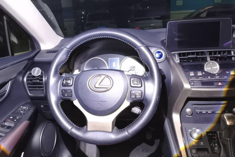 Used Lexus NX 2018 300h Front-Wheel-Drive FENGSHANG Version China V Emission Standard Steering Wheel