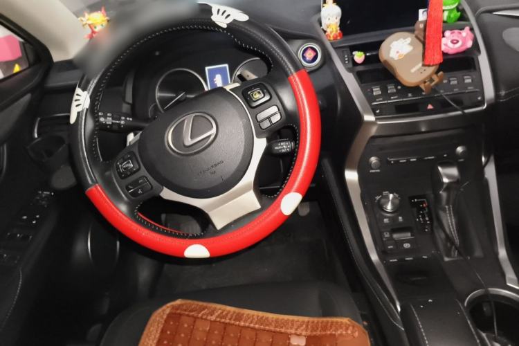 Used Lexus NX 2018 300h Front-Wheel-Drive FENGSHANG Version China V Emission Standard Steering Wheel