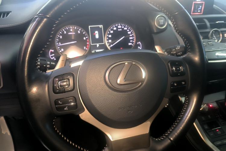 Used Lexus NX 2018 200 Front-Wheel-Drive Xingxing Edition China VI Standard Steering Wheel