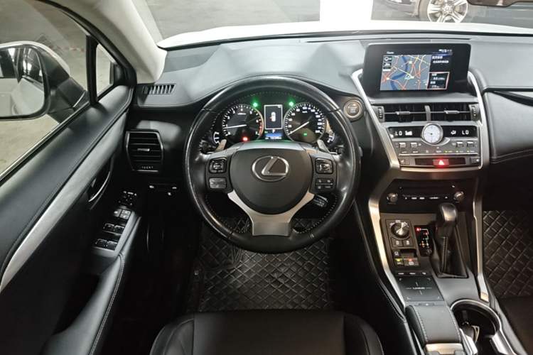 Used Lexus NX 2018 200 All-Wheel Drive FENGSHANG Version China VI Standard Steering Wheel