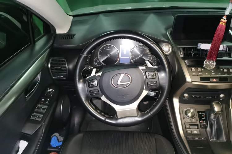 Used Lexus NX 2018 200 Front-Wheel-Drive X-Trail Version China V Standard Steering Wheel