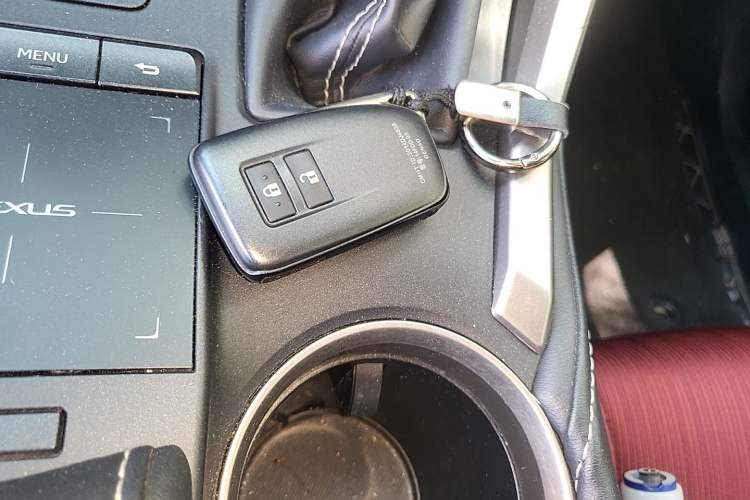 Used Lexus NX 2018 200 Front-Wheel-Drive Xingxing Edition China VI Standard Vehicle Key