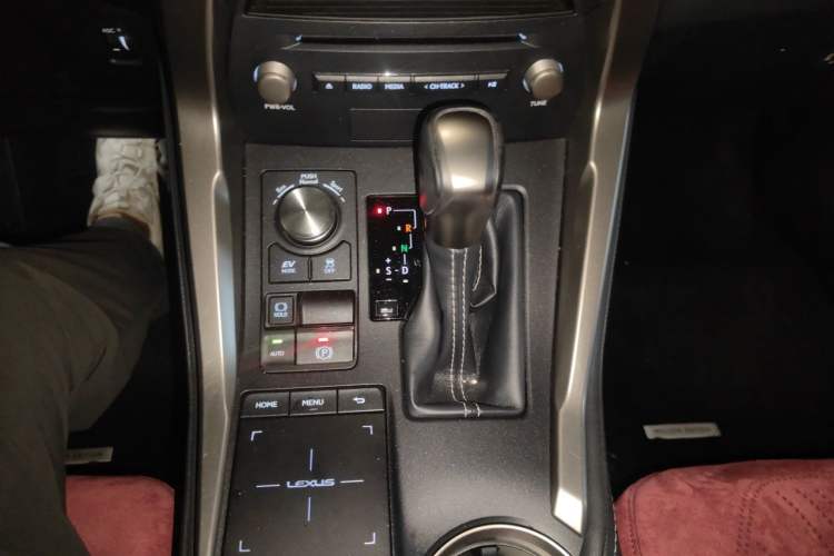 Used Lexus NX 2019 300h Millionth Anniversary Limited Edition China VI Standard Gear Lever