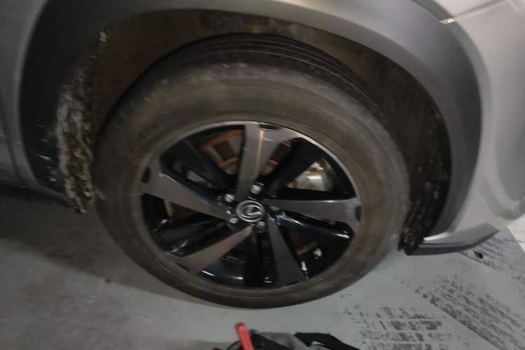 Used Lexus NX 2019 300h Millionth Anniversary Limited Edition China VI Standard Right Front Wheel Hub