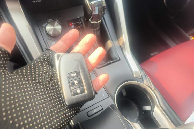 Used Lexus NX 2019 300h Millionth Anniversary Limited Edition China VI Standard Vehicle Key