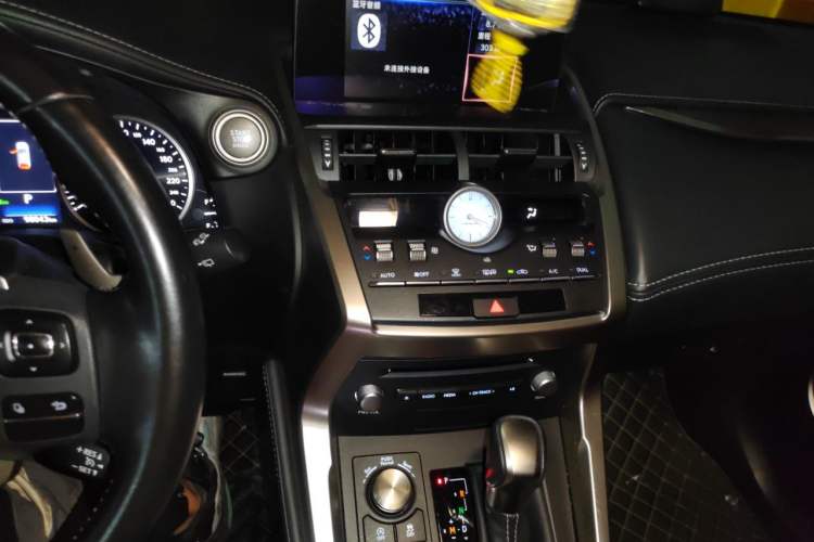 Used Lexus NX 2020 200 Front-Wheel Drive Freeline Edition China VI Standard Audio And AC Panel