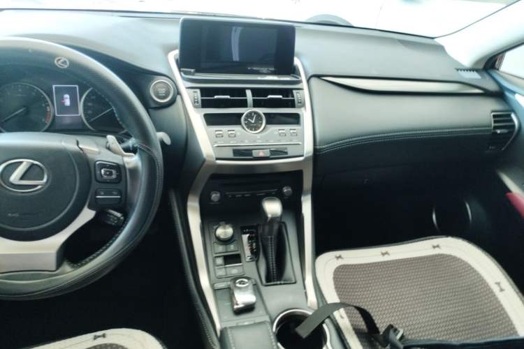 Used Lexus NX 2020 200 Front-Wheel Drive Freeline Edition China VI Standard Audio And AC Panel
