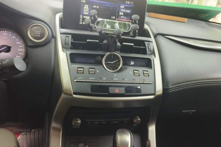 Used Lexus NX 2020 200 Front-Wheel Drive Freeline Edition China VI Standard Audio And AC Panel