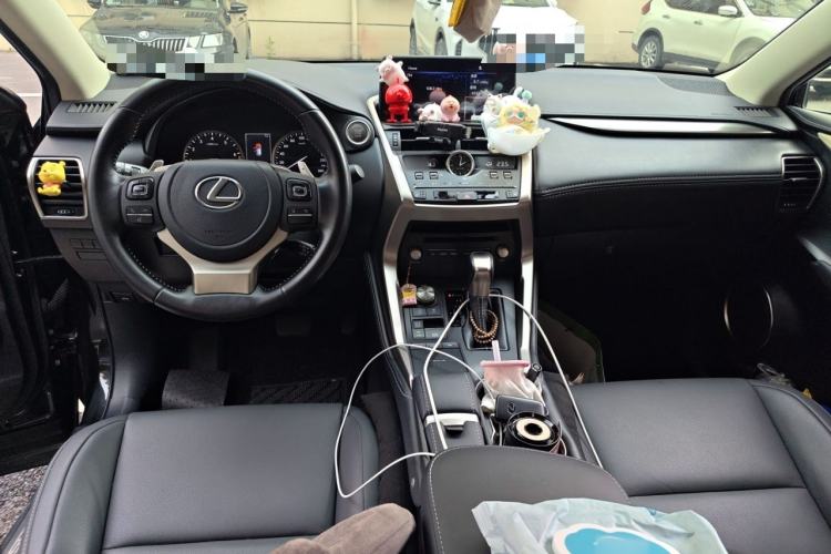Used Lexus NX 2020 200 Front-Wheel Drive Vmotion Edition China VI Standard Center Console