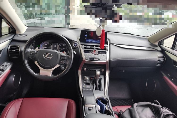 Used Lexus NX 2020 300h Front-Drive FENGSHANG Version China VI Standard Center Console