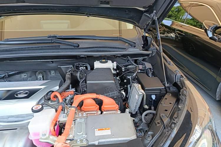 Used Lexus NX 2020 300h Front-Drive FENGSHANG Version China VI Standard Engine Bay Left