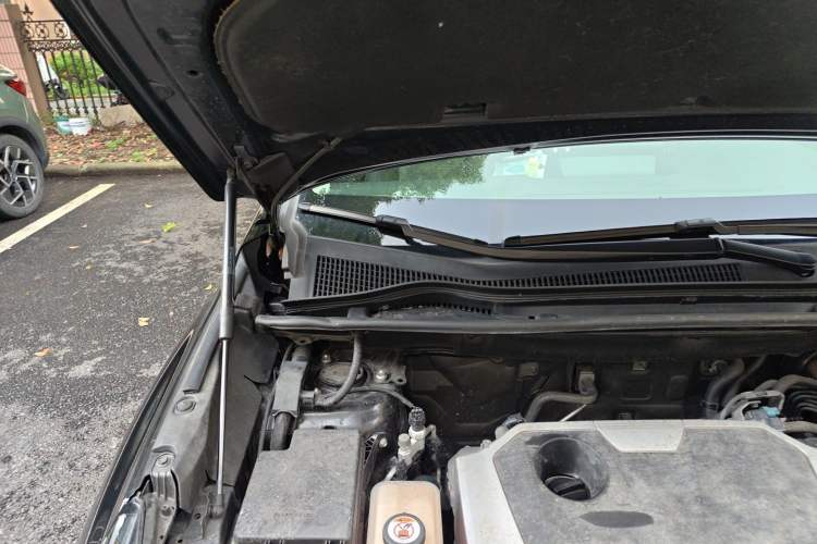 Used Lexus NX 2020 200 Front-Wheel Drive Vmotion Edition China VI Standard Engine Bay Right