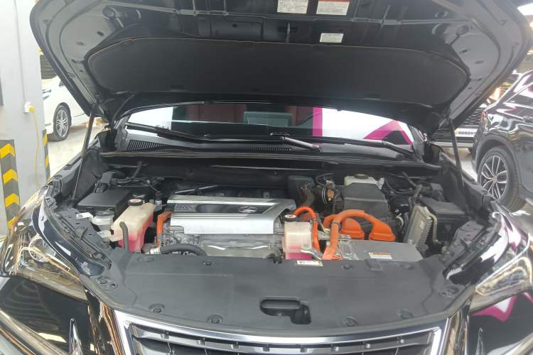 Used Lexus NX 2020 300h Front-Drive FENGSHANG Version China VI Standard Engine Bay
