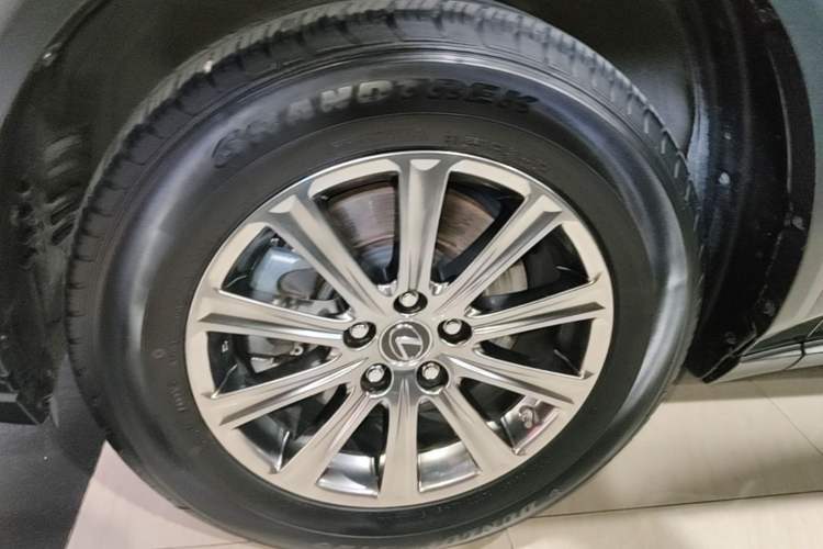 Used Lexus NX 2020 200 Front-Wheel Drive Vmotion Edition China VI Standard Exterior 4