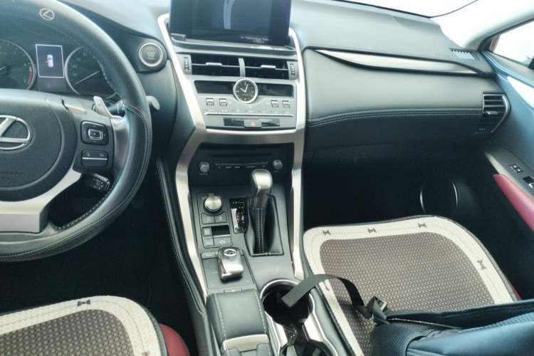 Used Lexus NX 2020 200 Front-Wheel Drive Freeline Edition China VI Standard Gear Lever