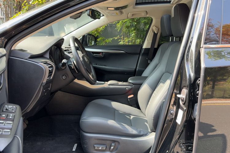 Used Lexus NX 2020 200 All-Wheel Drive Fēngshàng Version China VI Standard Interior 1