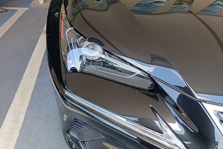 Used Lexus NX 2020 300h Front-Drive FENGSHANG Version China VI Standard Right Front Headlight