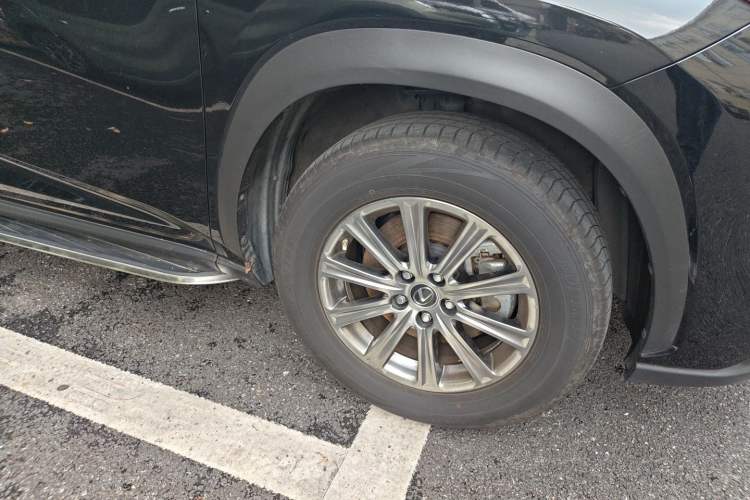 Used Lexus NX 2020 200 Front-Wheel Drive Vmotion Edition China VI Standard Right Front Wheel Hub