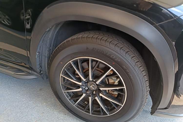 Used Lexus NX 2020 300h Front-Drive FENGSHANG Version China VI Standard Right Front Wheel Hub