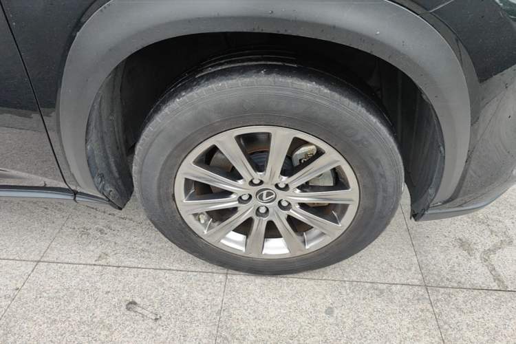 Used Lexus NX 2020 300h Front-Drive FENGSHANG Version China VI Standard Right Front Wheel Hub