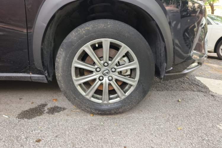 Used Lexus NX 2020 200 Front-Wheel Drive Freeline Edition China VI Standard Right Front Wheel Hub