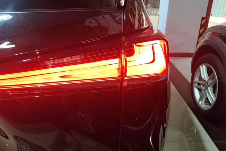 Used Lexus NX 2020 200 Front-Wheel Drive Vmotion Edition China VI Standard Right Rear Taillight