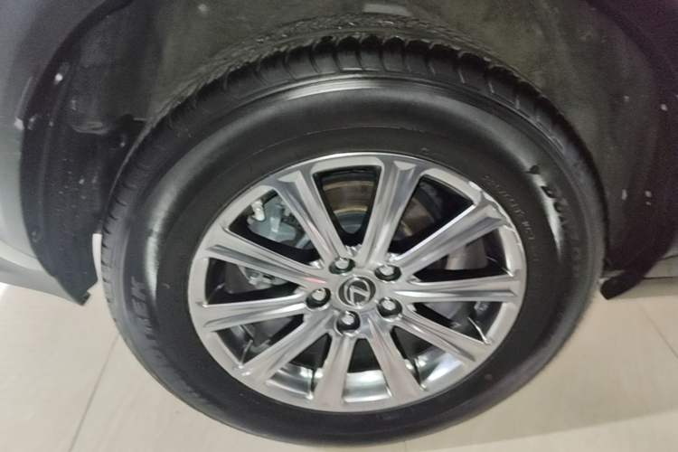 Used Lexus NX 2020 200 Front-Wheel Drive Vmotion Edition China VI Standard Right Rear Wheel Hub