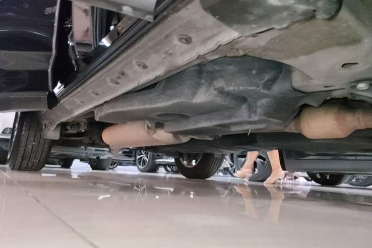 Used Lexus NX 2020 200 Front-Wheel Drive Vmotion Edition China VI Standard Right Side Sill