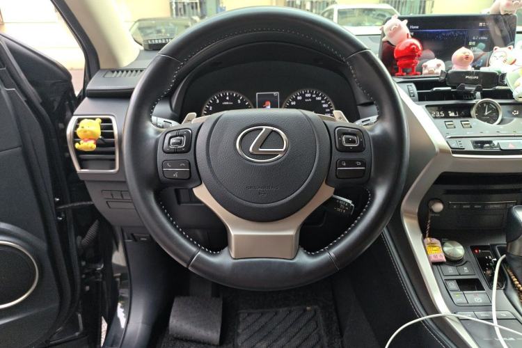 Used Lexus NX 2020 200 Front-Wheel Drive Vmotion Edition China VI Standard Steering Wheel