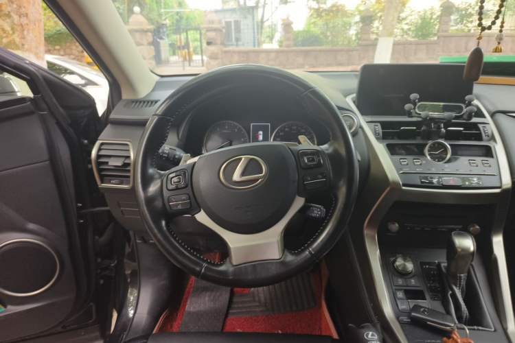 Used Lexus NX 2020 200 Front-Wheel Drive Freeline Edition China VI Standard Steering Wheel