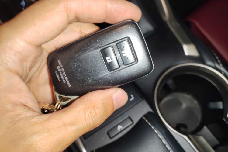 Used Lexus NX 2020 200 Front-Wheel Drive Freeline Edition China VI Standard Vehicle Key