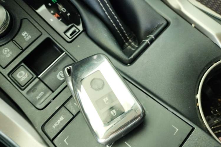 Used Lexus NX 2020 200 Front-Wheel Drive Freeline Edition China VI Standard Vehicle Key