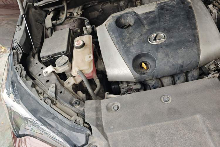 Used Lexus NX 2020 200 Front-Wheel Drive Freeline Edition China VI Standard Engine Bay Right