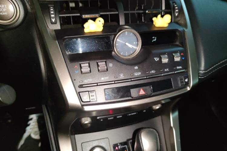 Used Lexus NX 2020 200 All-Wheel Drive Fēngshàng Version China VI Standard Audio And AC Panel