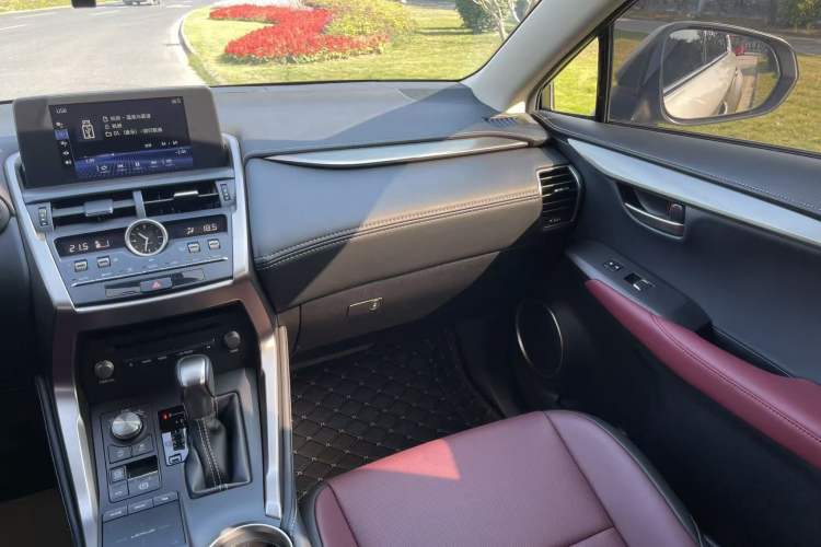 Used Lexus NX 2020 200 Front-Wheel Drive Freeline Edition China VI Standard Audio And AC Panel