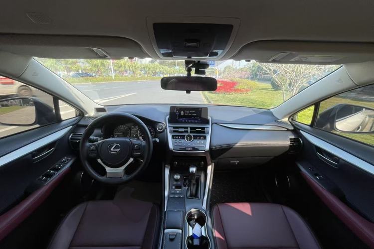 Used Lexus NX 2020 200 Front-Wheel Drive Freeline Edition China VI Standard Center Console