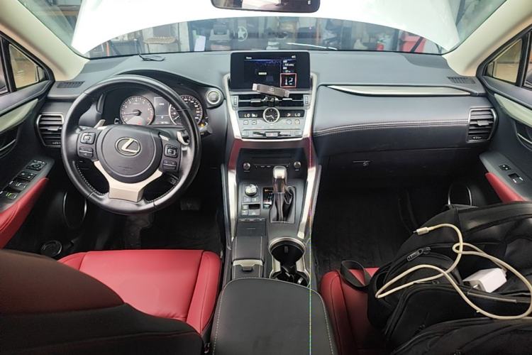 Used Lexus NX 2020 200 Front-Wheel Drive Vmotion Edition China VI Standard Center Console