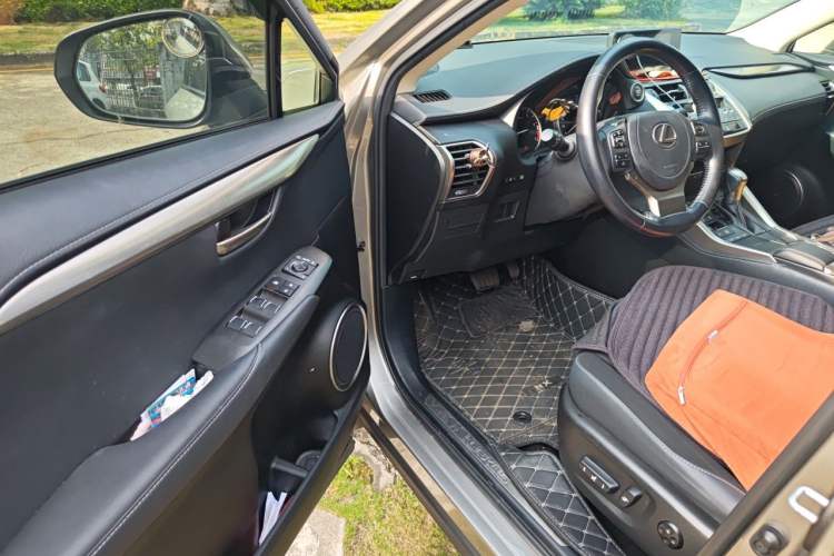Used Lexus NX 2020 200 Front-Wheel Drive Freeline Edition China VI Standard Driver Seat