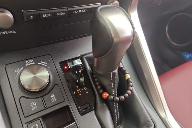 Used Lexus NX 2020 200 All-Wheel Drive Fēngshàng Version China VI Standard Gear Lever