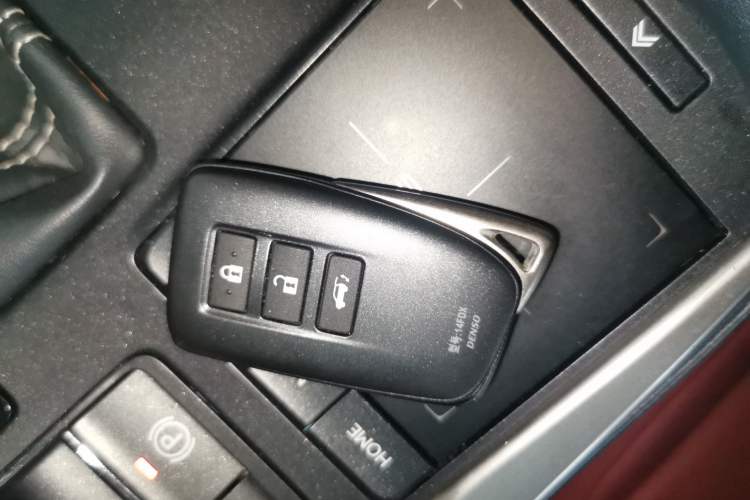 Used Lexus NX 2020 300h Front-Drive FENGSHANG Version China VI Standard Interior 1
