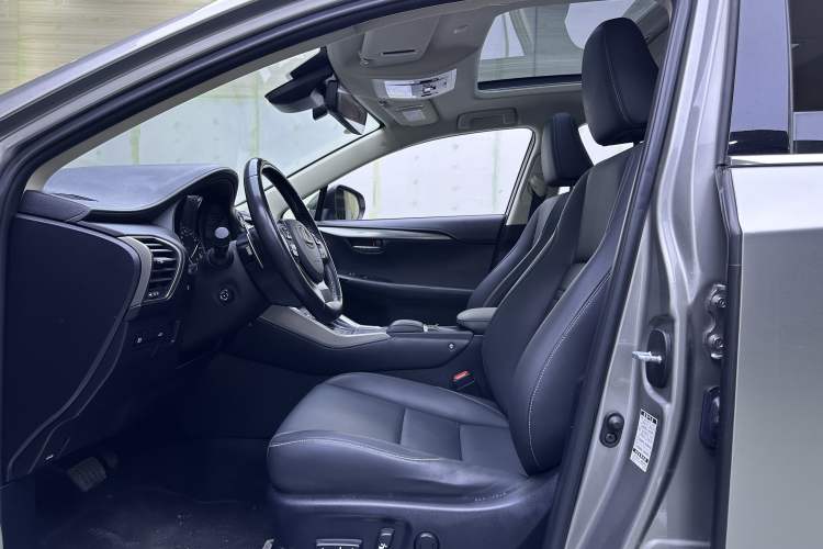 Used Lexus NX 2020 300h Front-Drive FENGSHANG Version China VI Standard Interior 2