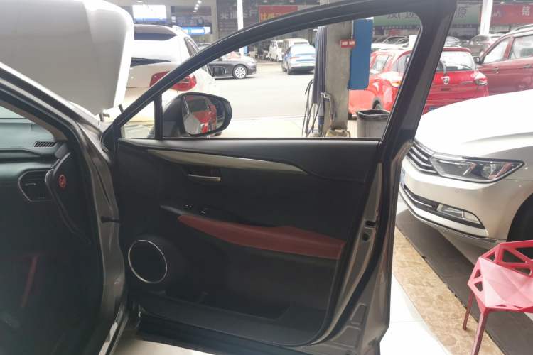 Used Lexus NX 2020 300h Front-Drive FENGSHANG Version China VI Standard Interior 5