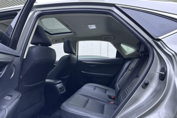 Used Lexus NX 2020 300h Front-Drive FENGSHANG Version China VI Standard Interior 5