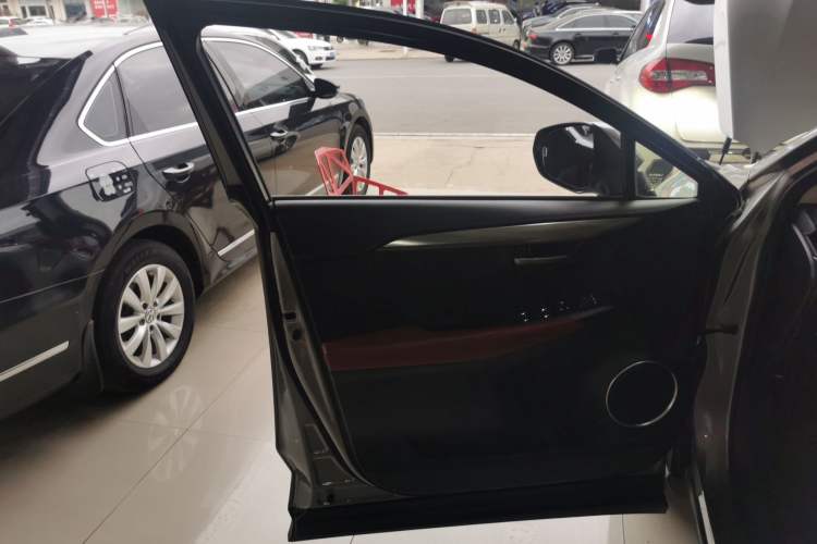 Used Lexus NX 2020 300h Front-Drive FENGSHANG Version China VI Standard Interior 7