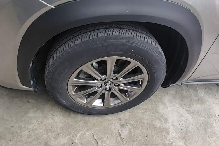 Used Lexus NX 2020 200 Front-Wheel Drive Vmotion Edition China VI Standard Left Front Wheel Hub