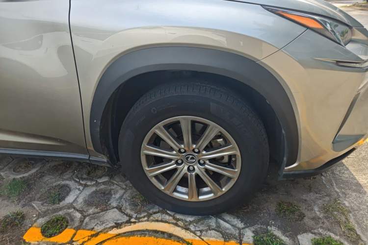 Used Lexus NX 2020 200 Front-Wheel Drive Freeline Edition China VI Standard Right Front Wheel Hub