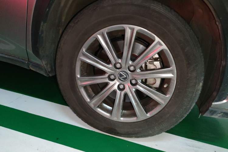 Used Lexus NX 2020 200 All-Wheel Drive Fēngshàng Version China VI Standard Right Front Wheel Hub