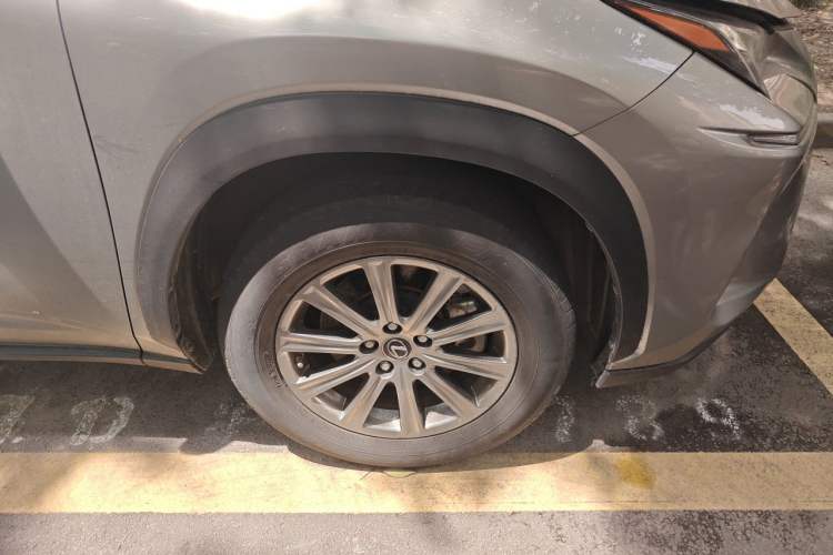 Used Lexus NX 2020 200 All-Wheel Drive Fēngshàng Version China VI Standard Right Front Wheel Hub